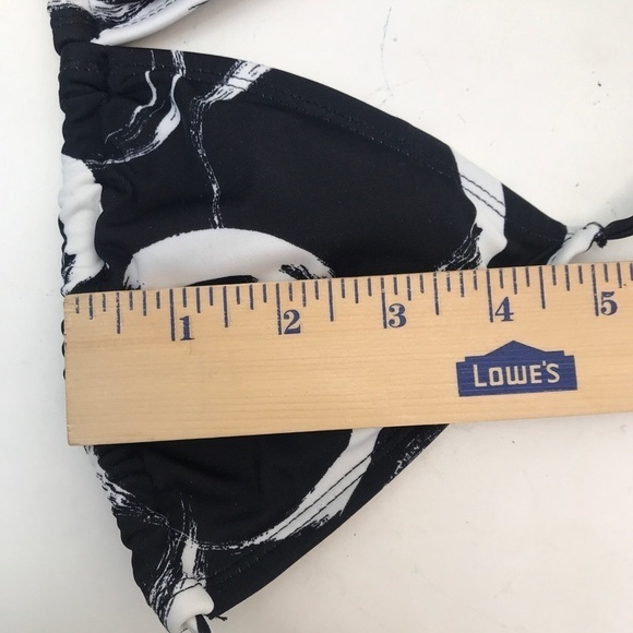 ⚡️ LAST CHANCE MARKDOWN !⭐️✨Bikini Top Sm/Med Black White Print - Picture 7 of 7